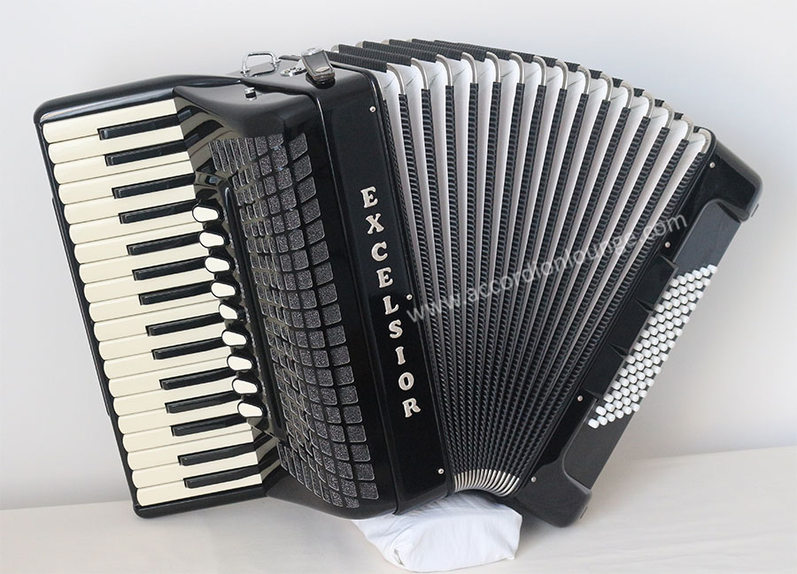 Excelsior E72/4S Accordion Lounge